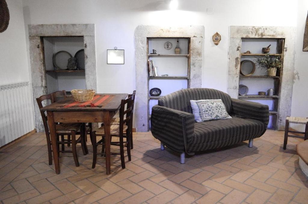 Le Siepi Country House Santo Stefano Di Sessanio Exteriör bild